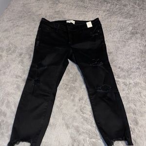 Abercrombie Black Distressed Jeans NWT 🖤